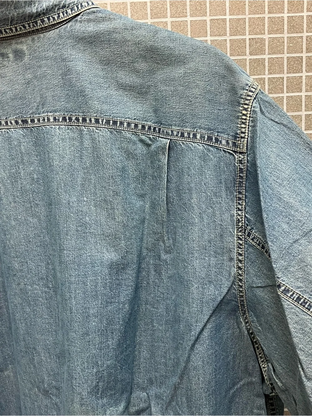 Banana Republic Light Blue Denim Button-Down Shirt with Chest Pockets